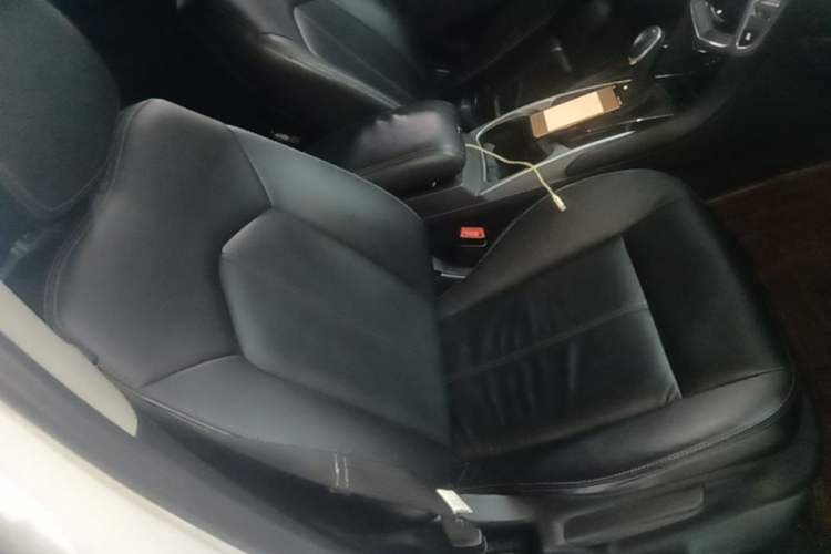 Used Cadillac SRX 2013 3.0L Comfort Model Right Front Seat