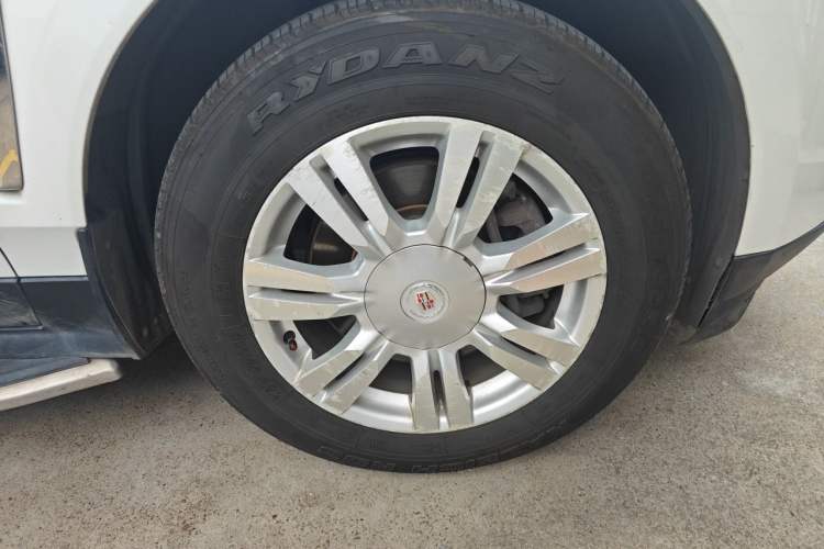 Used Cadillac SRX 2013 3.0L Elite Model Right Front Wheel Hub