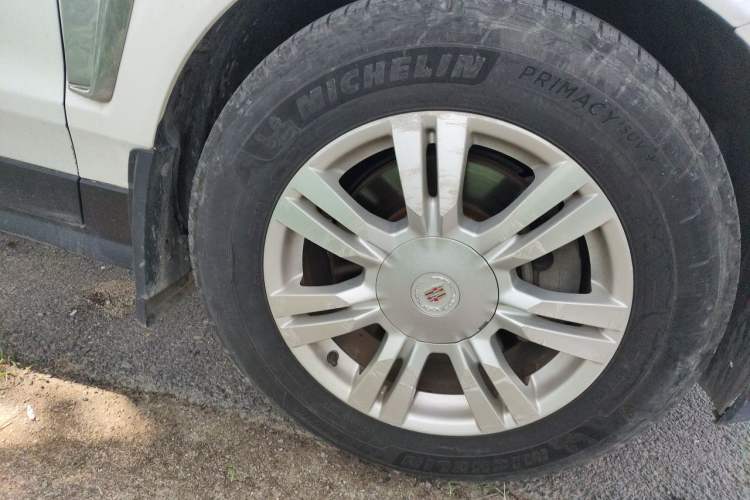 Used Cadillac SRX 2013 3.0L Luxury Model Right Front Wheel Hub