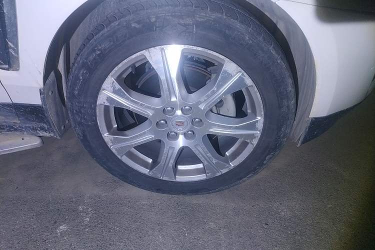 Used Cadillac SRX 2013 3.0L Leading Model Right Front Wheel Hub