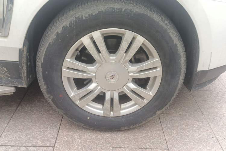 Used Cadillac SRX 2013 3.0L Comfort Model Right Front Wheel Hub