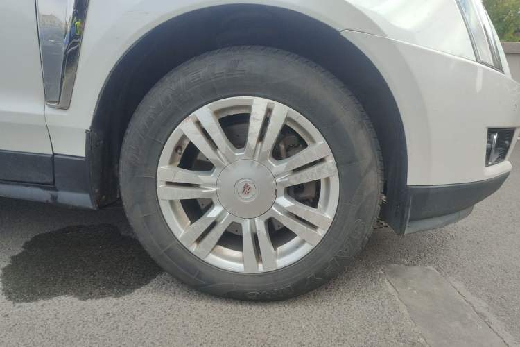 Used Cadillac SRX 2013 3.0L Luxury Model Right Front Wheel Hub