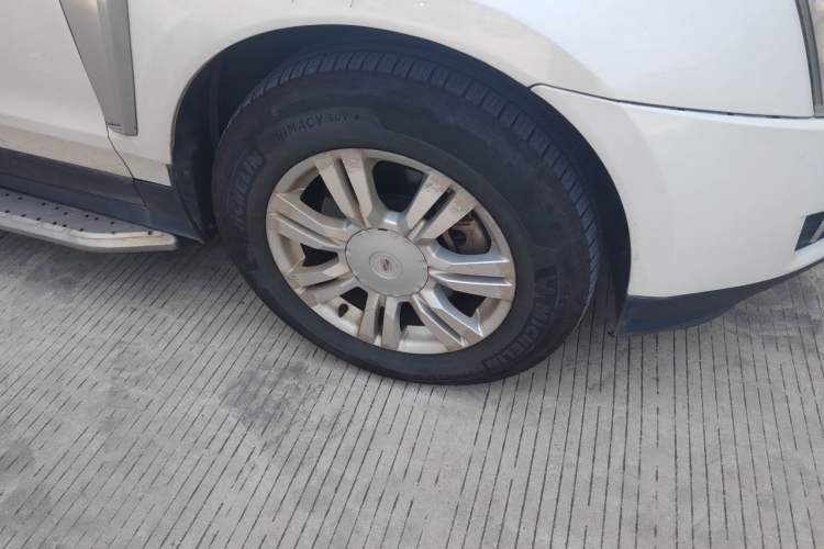 Used Cadillac SRX 2013 3.0L Comfort Model Right Front Wheel Hub