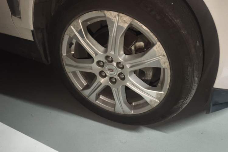 Used Cadillac SRX 2013 3.0L Leading Model Right Front Wheel Hub