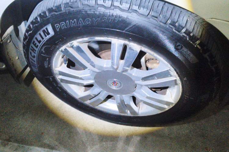 Used Cadillac SRX 2013 3.0L Comfort Model Right Front Wheel Hub