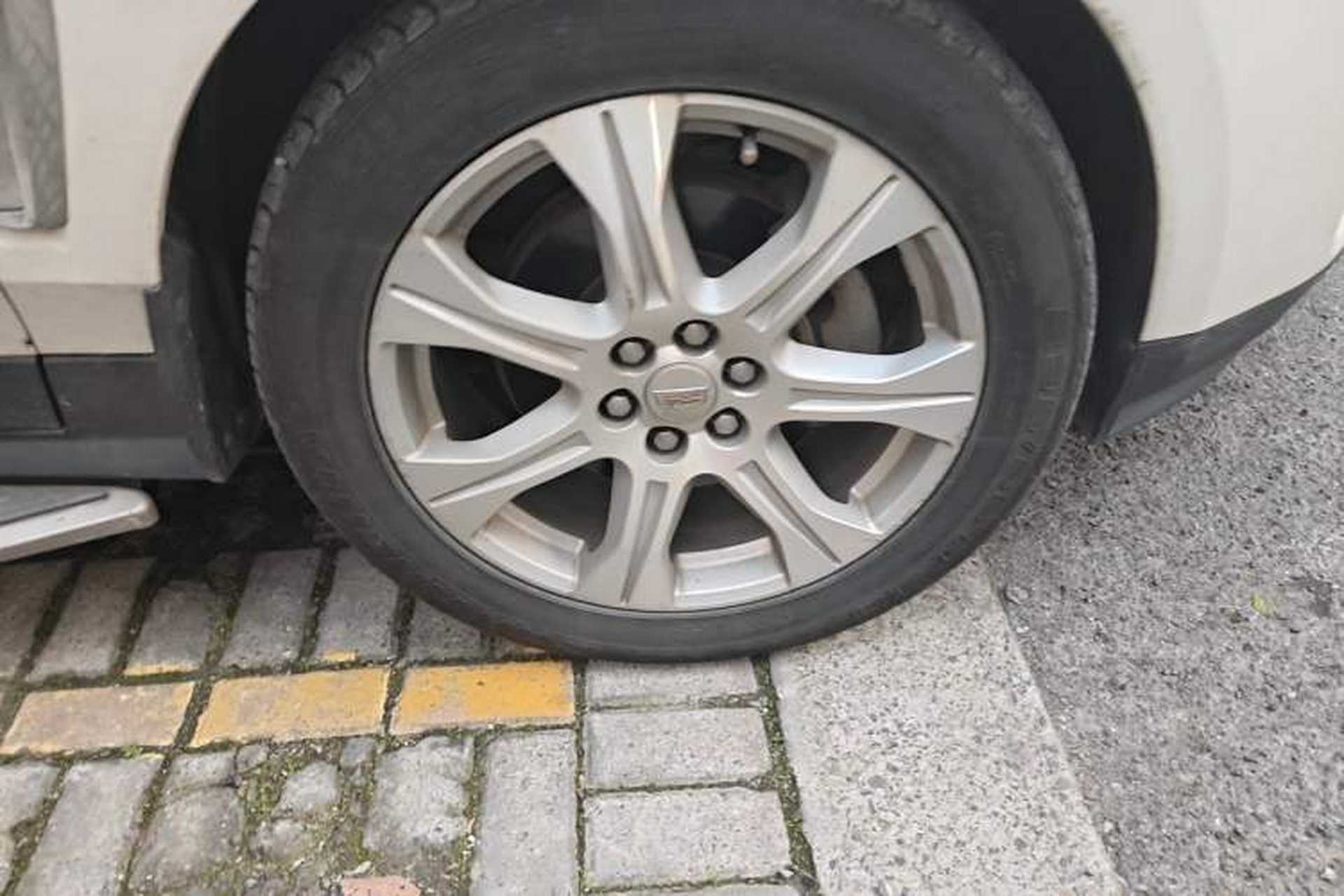 Used Cadillac SRX 2013 3.0L Leading Model Right Front Wheel Hub