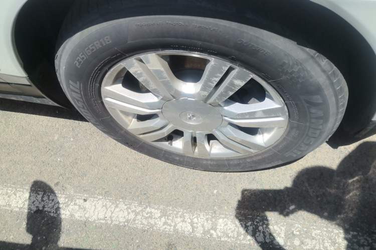 Used Cadillac SRX 2013 3.0L Elite Model Right Front Wheel Hub