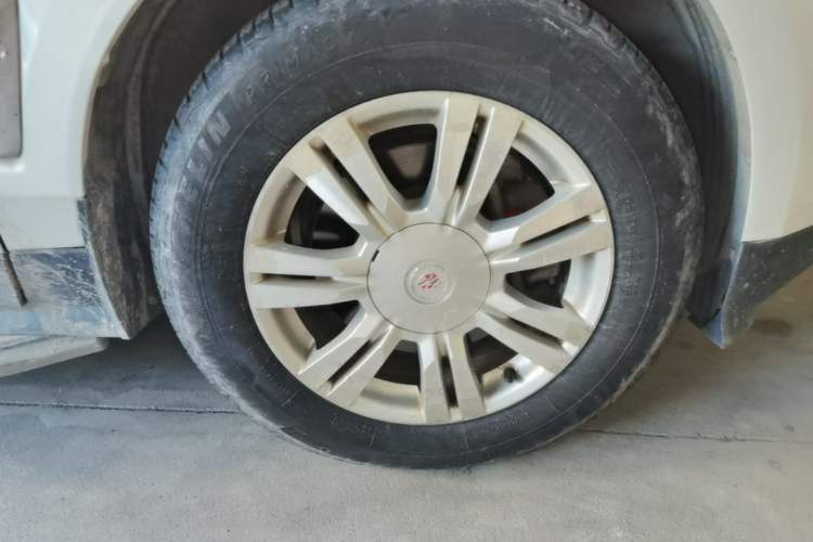 Used Cadillac SRX 2013 3.0L Comfort Model Right Front Wheel Hub