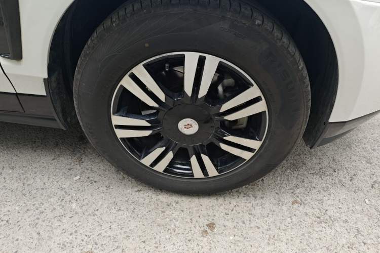 Used Cadillac SRX 2013 3.0L Elite Model Right Front Wheel Hub