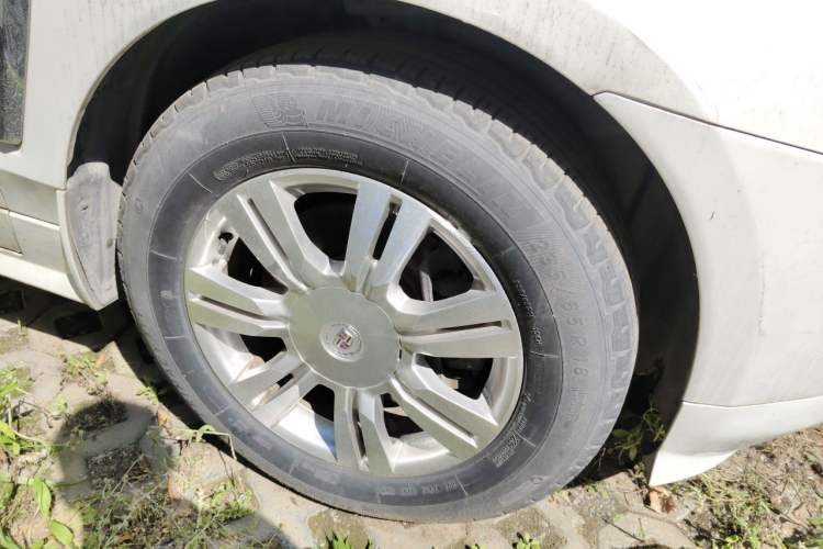 Used Cadillac SRX 2013 3.0L Elite Model Right Front Wheel Hub