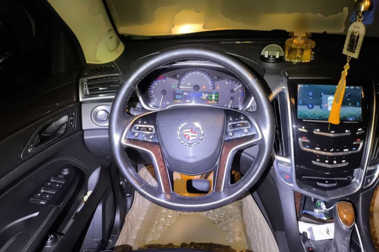 Used Cadillac SRX 2013 3.0L Elite Model Steering Wheel