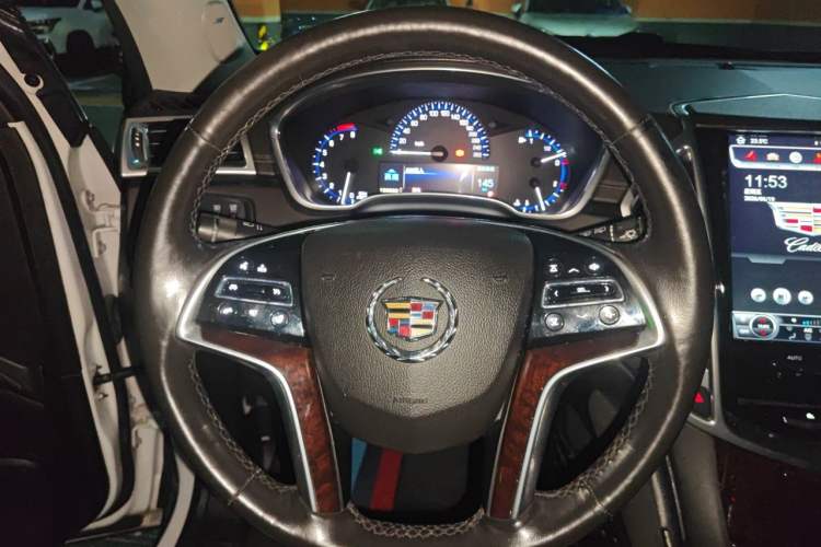 Used Cadillac SRX 2013 3.0L Luxury Model Steering Wheel