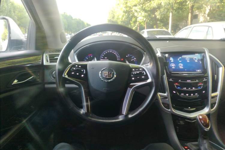 Used Cadillac SRX 2013 3.0L Luxury Model Steering Wheel