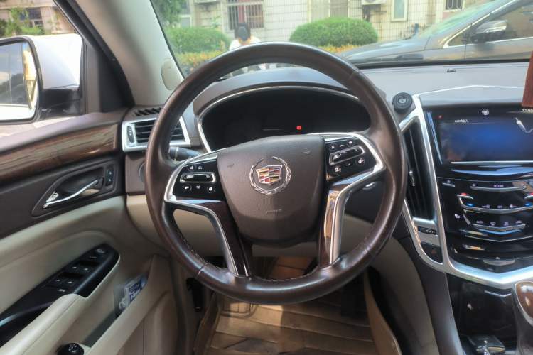 Used Cadillac SRX 2013 3.0L Elite Model Steering Wheel