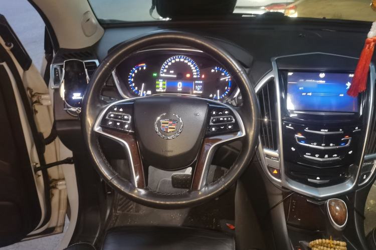 Used Cadillac SRX 2013 3.0L Luxury Model Steering Wheel