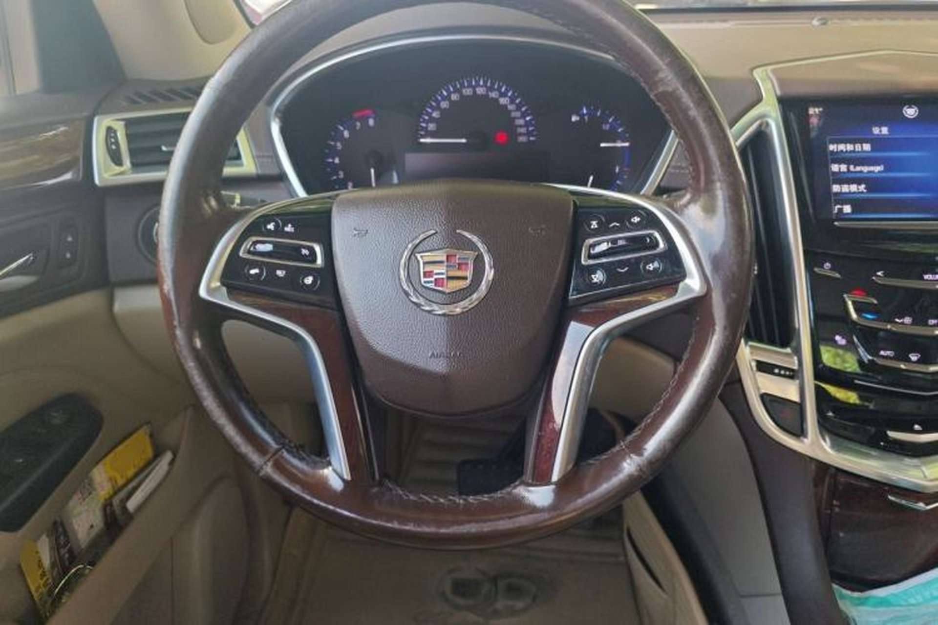 Used Cadillac SRX 2013 3.0L Elite Model Steering Wheel