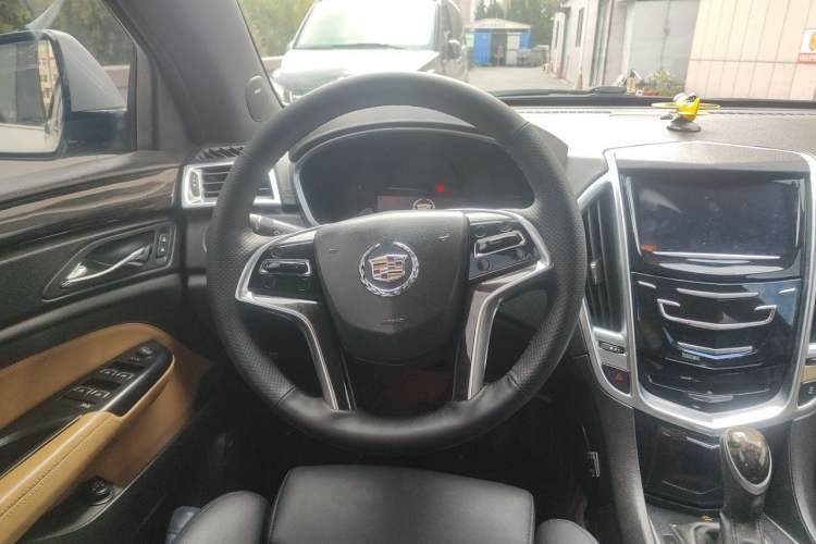 Used Cadillac SRX 2013 3.0L Luxury Model Steering Wheel