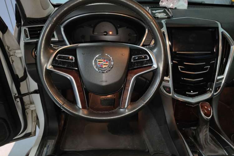 Used Cadillac SRX 2013 3.0L Luxury Model Steering Wheel