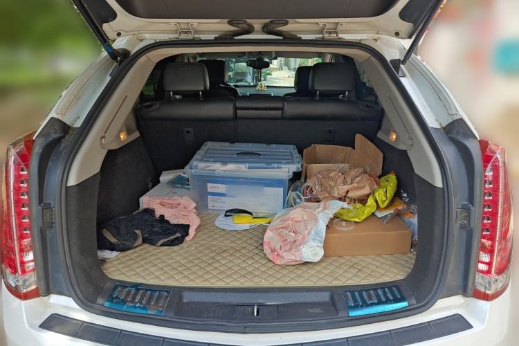 Used Cadillac SRX 2013 3.0L Luxury Model Trunk