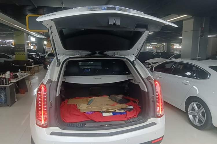Used Cadillac SRX 2013 3.0L Comfort Model Trunk