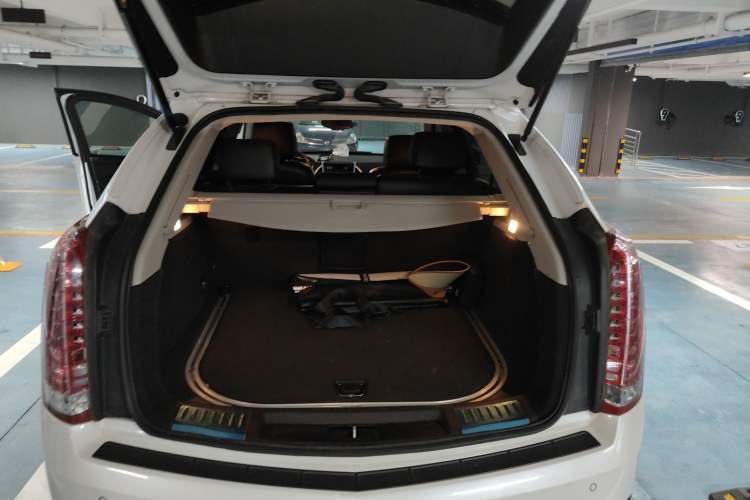 Used Cadillac SRX 2013 3.0L Luxury Model Trunk