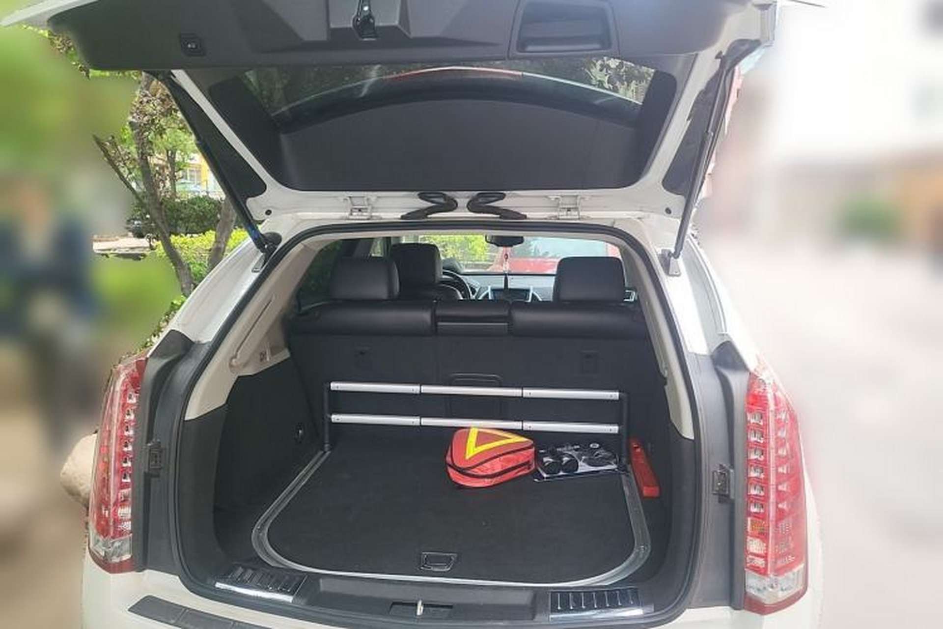 Used Cadillac SRX 2013 3.0L Elite Model Trunk