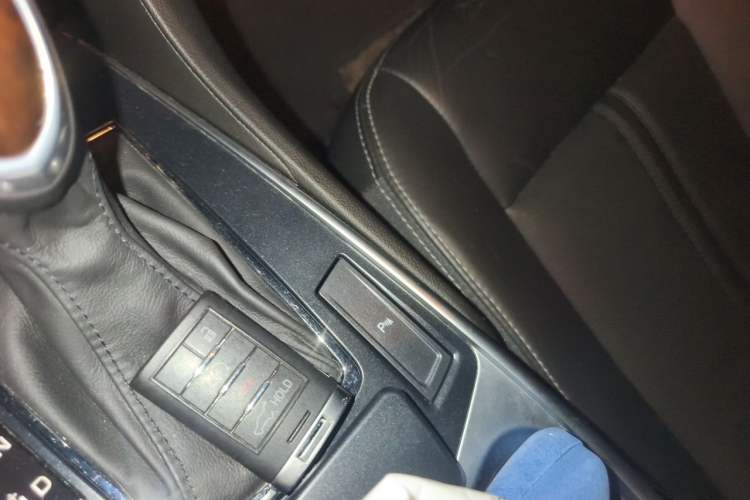 Used Cadillac SRX 2013 3.0L Elite Model Vehicle Key
