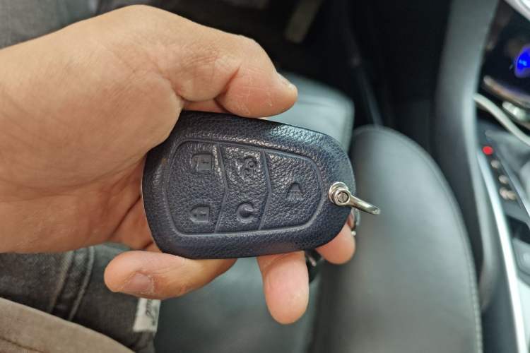 Used Cadillac SRX 2013 3.0L Elite Model Vehicle Key