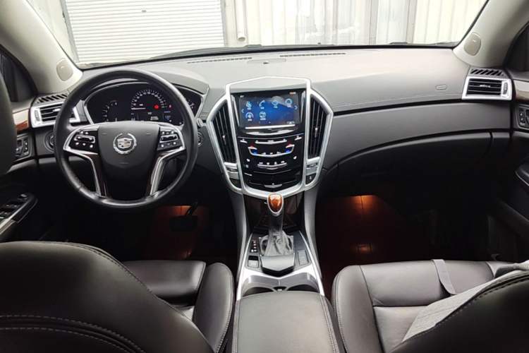 Used Cadillac SRX 2013 3.0L Leading Model Center Console
