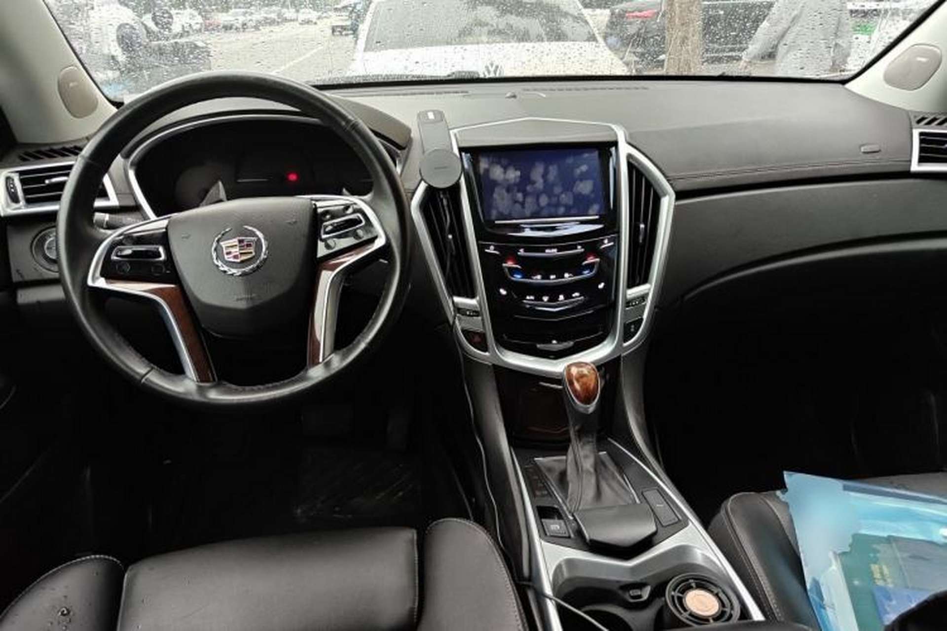 Used Cadillac SRX 2013 3.0L Elite Model Center Console