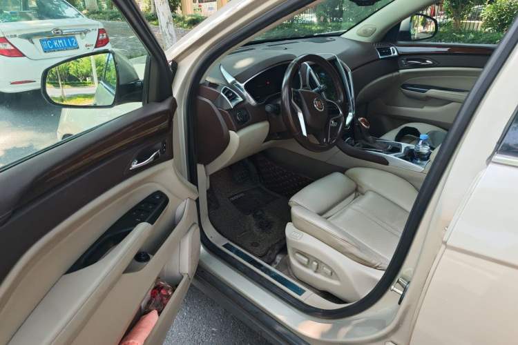 Used Cadillac SRX 2013 3.0L Luxury Model Driver Seat