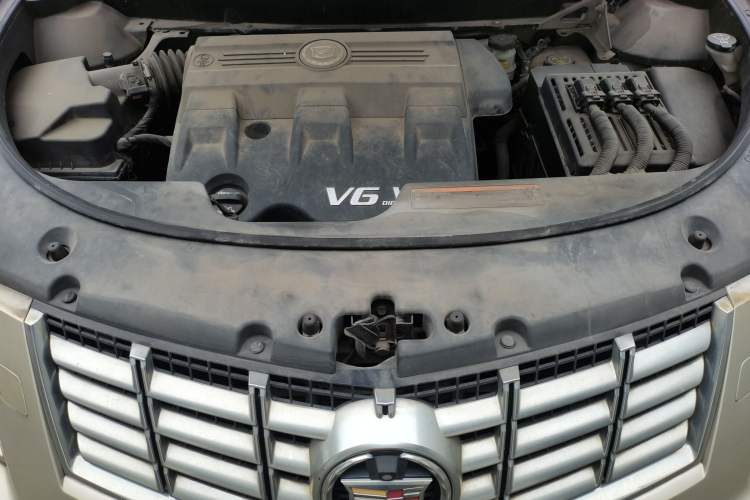 Used Cadillac SRX 2013 3.0L Comfort Model Engine Bay