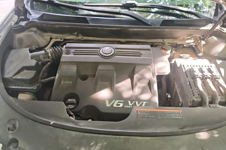 Used Cadillac SRX 2013 3.0L Elite Model Engine Bay