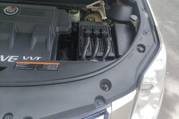 Used Cadillac SRX 2013 3.0L Luxury Model Engine Bay Left