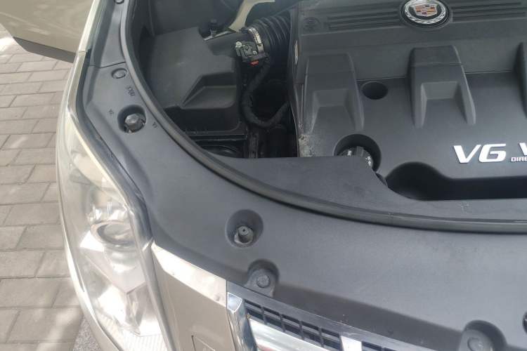 Used Cadillac SRX 2013 3.0L Luxury Model Engine Bay Right
