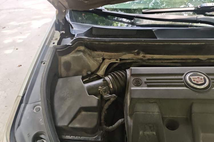 Used Cadillac SRX 2013 3.0L Elite Model Engine Bay Right