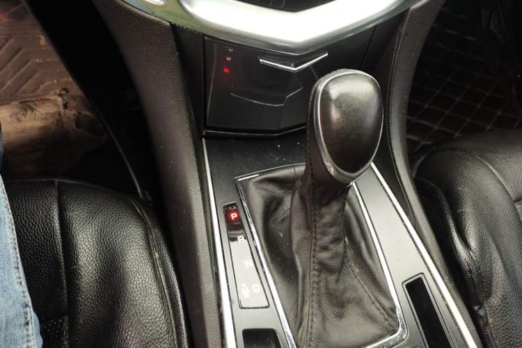 Used Cadillac SRX 2013 3.0L Comfort Model Gear Lever