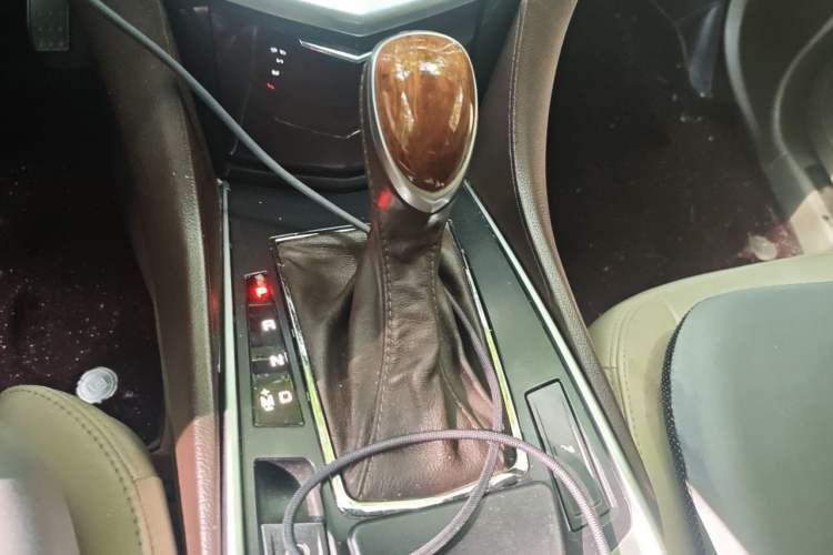 Used Cadillac SRX 2013 3.0L Elite Model Gear Lever