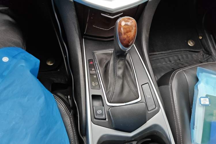 Used Cadillac SRX 2013 3.0L Elite Model Gear Lever