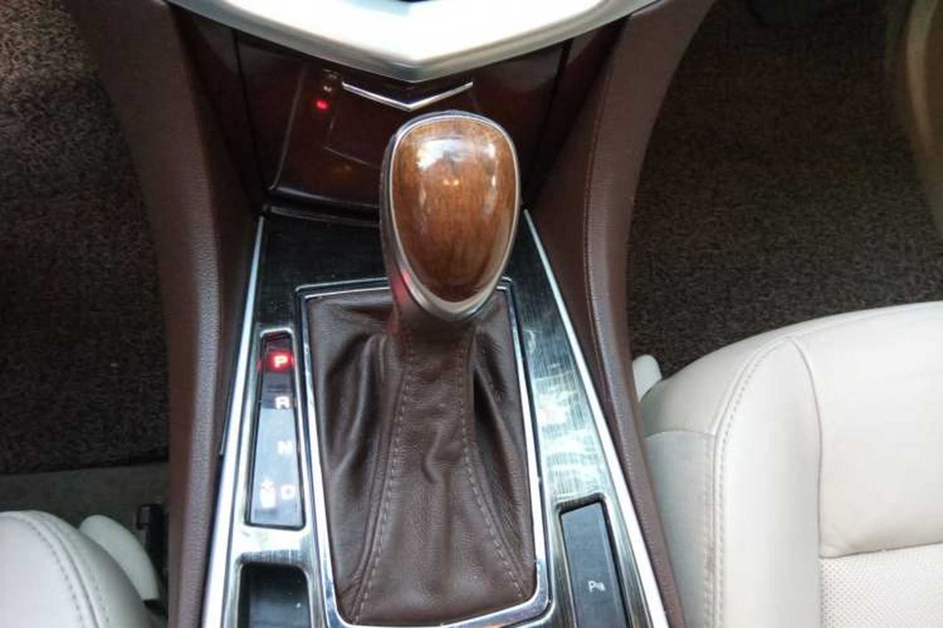 Used Cadillac SRX 2013 3.0L Leading Model Gear Lever