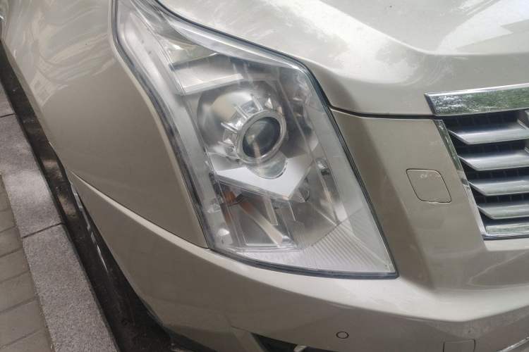Used Cadillac SRX 2013 3.0L Luxury Model Right Front Headlight