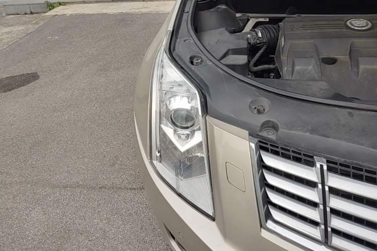 Used Cadillac SRX 2013 3.0L Leading Model Right Front Headlight