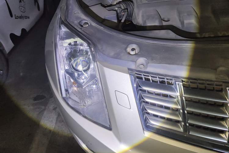 Used Cadillac SRX 2013 3.0L Leading Model Right Front Headlight