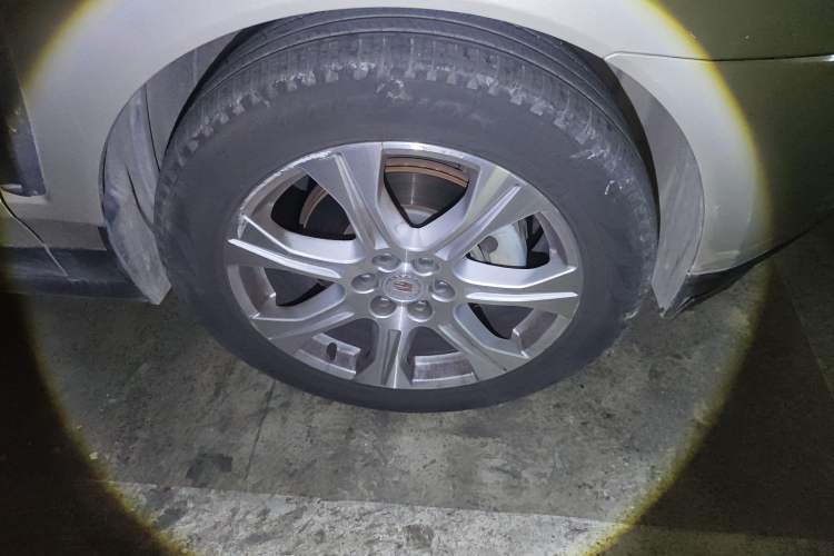 Used Cadillac SRX 2013 3.0L Leading Model Right Front Wheel Hub