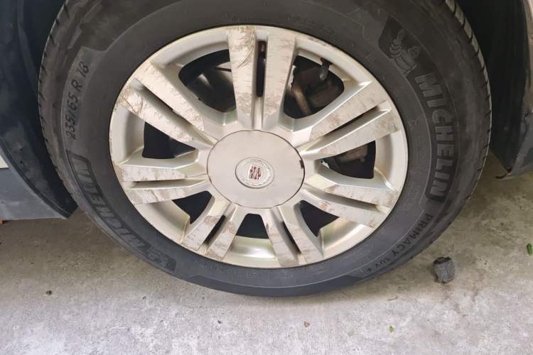 Used Cadillac SRX 2013 3.0L Elite Model Right Front Wheel Hub