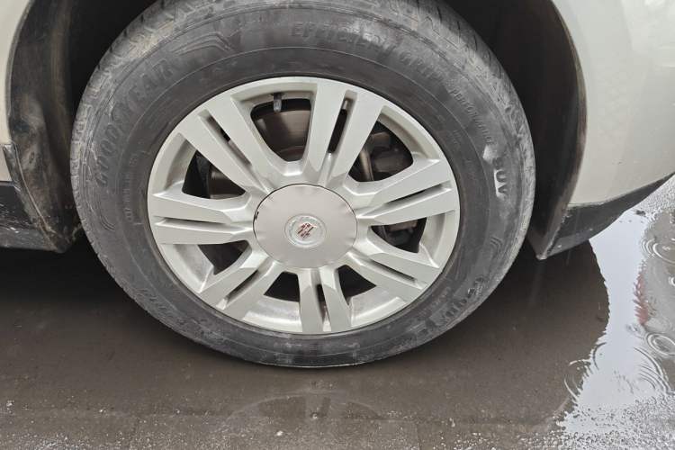 Used Cadillac SRX 2013 3.0L Elite Model Right Front Wheel Hub