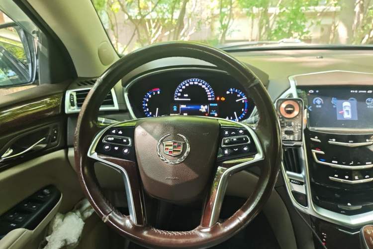 Used Cadillac SRX 2013 3.0L Elite Model Steering Wheel