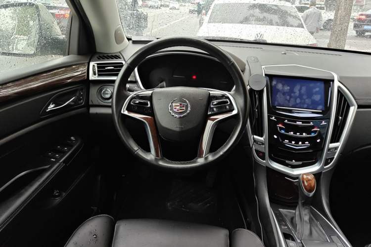 Used Cadillac SRX 2013 3.0L Elite Model Steering Wheel