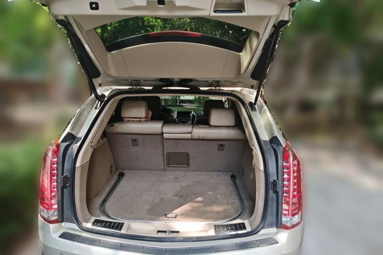 Used Cadillac SRX 2013 3.0L Elite Model Trunk