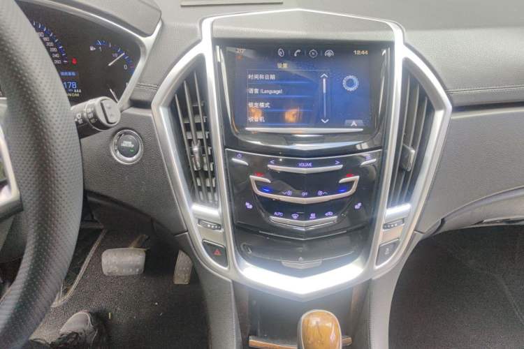 Used Cadillac SRX 2014 3.0L Elite Model Audio And AC Panel